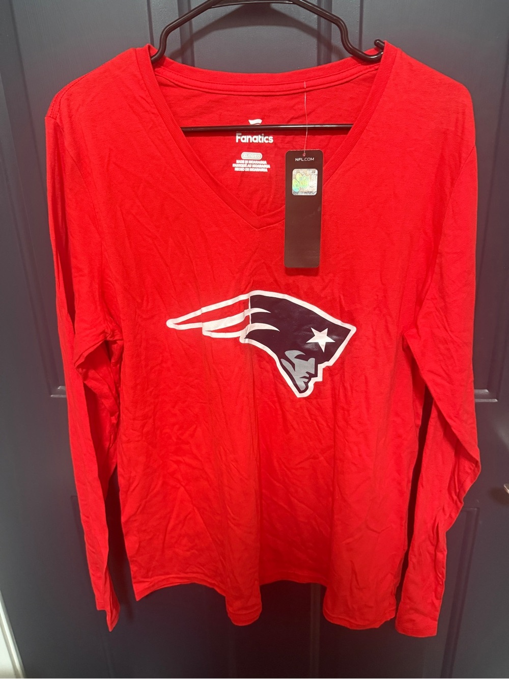 Fanatics Red V-Neck Long Sleeve Shirt